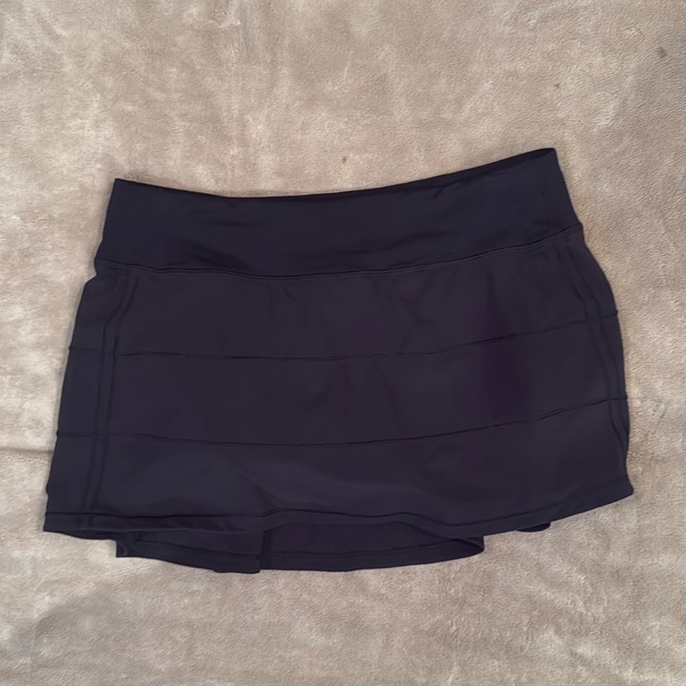 Lululemon pave rival skirt black size 8 short length!